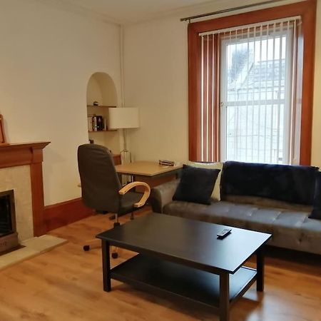 Stylish One Bed Flat With Private Parking Apartment แอเบอร์ดีน ภายนอก รูปภาพ